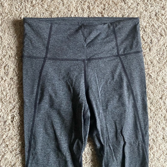 Athleta Heather Grey 3/4 Length Leggings - Picture 3 of 6